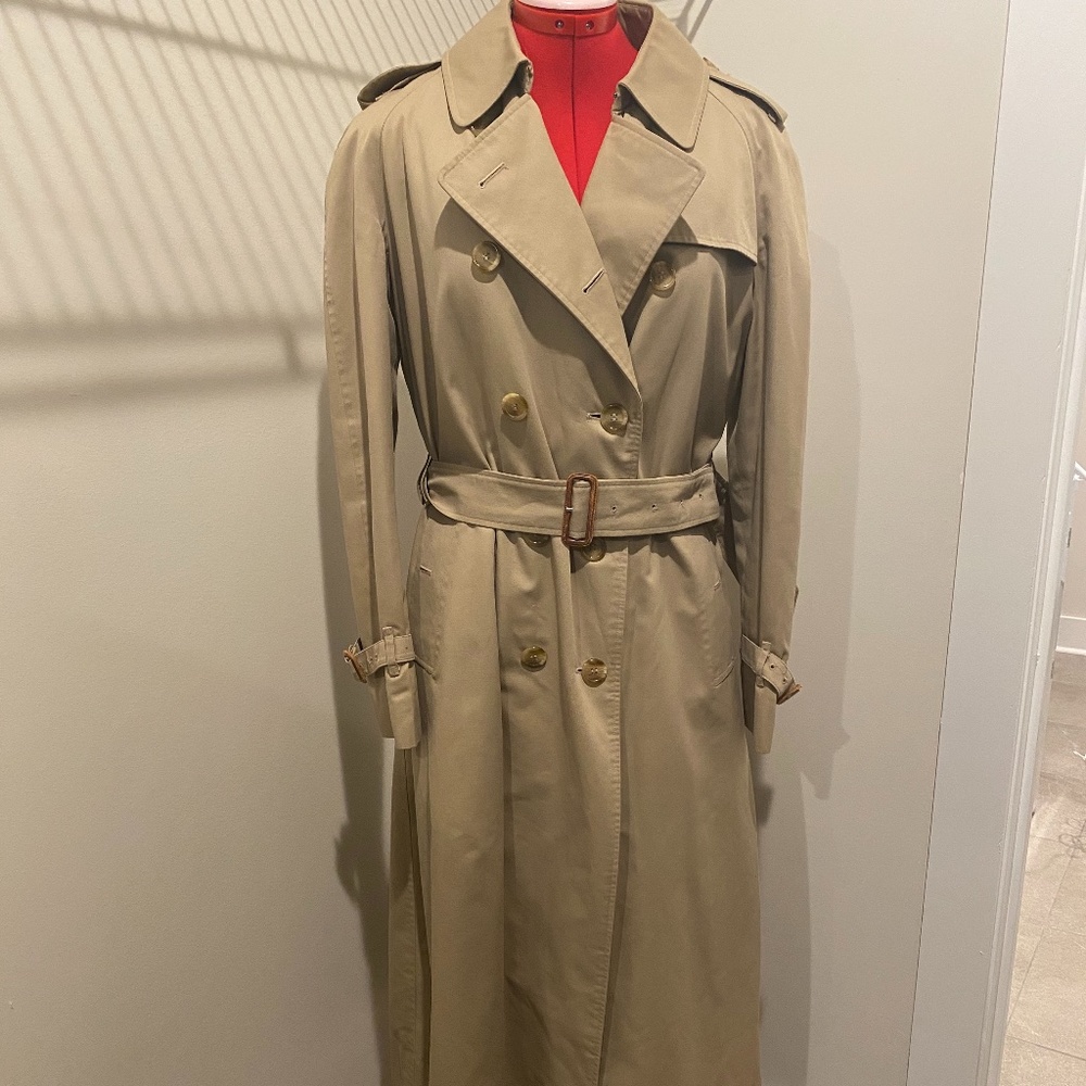 ⭐️ 80's Burberry Trench-coat - With Warmer jacket